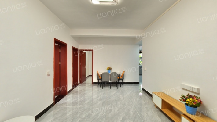 鸿图新村二手房实景图