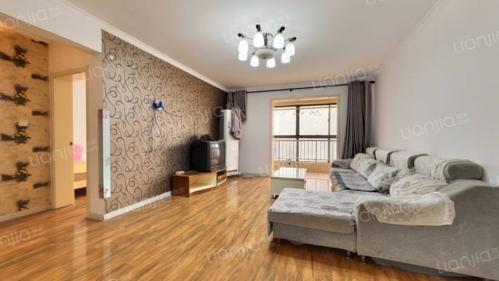 尊域二手房实景图