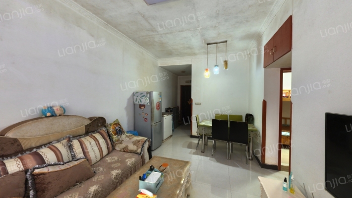 依山庭院二手房实景图