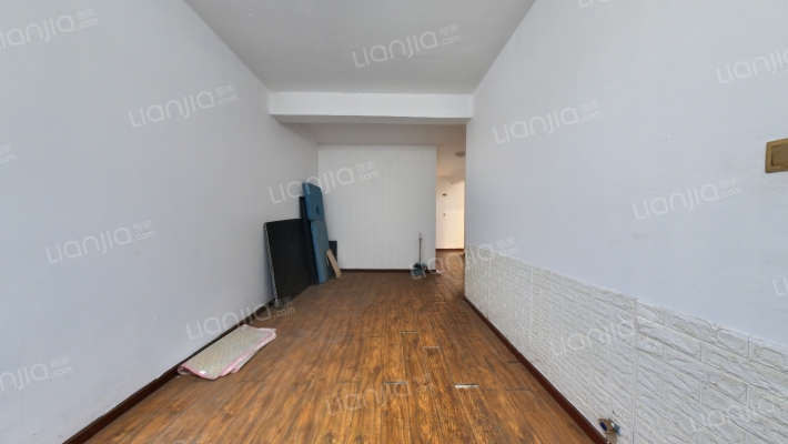 芷岸龙庭二手房实景图