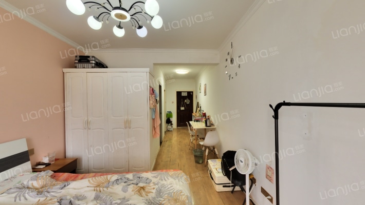 西安深国投中心二手房实景图