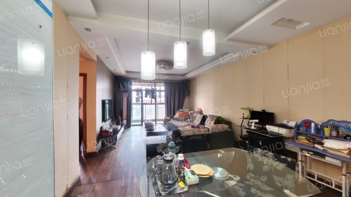 宝嘉江枫美岸小区二手房实景图