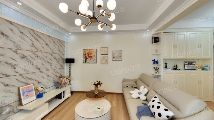 东西湖中心广场二手房实景图