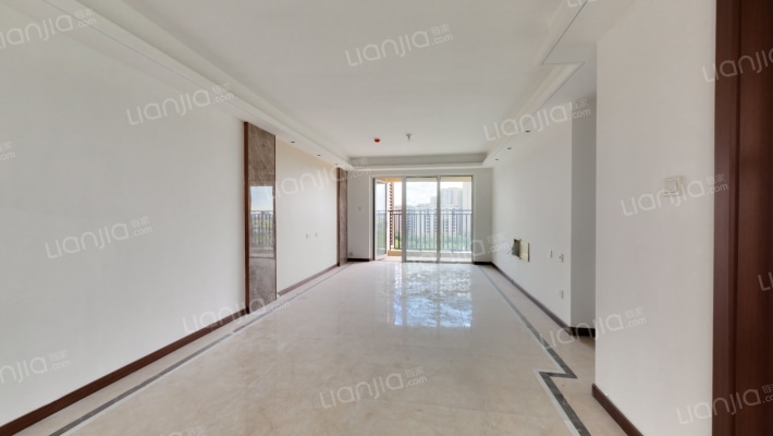 世茂璀璨天樾二手房实景图