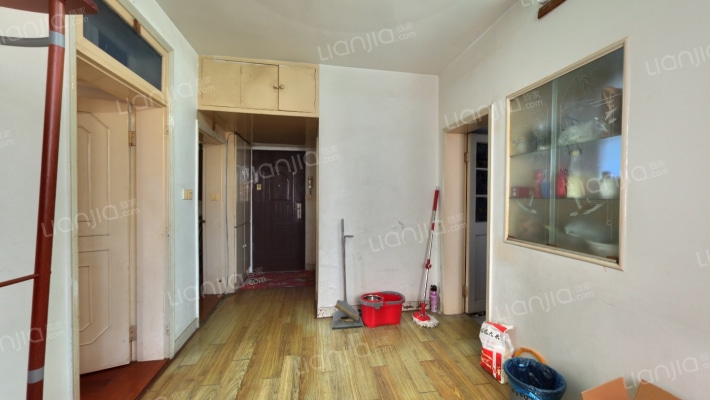 虞園新村二手房实景图