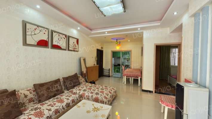 依山庭院二手房实景图