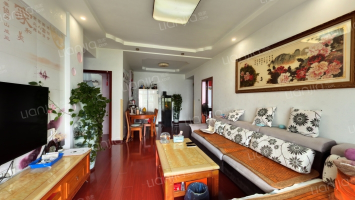 颜龙山水城二手房实景图