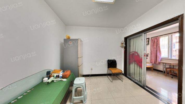 启文小区二手房实景图