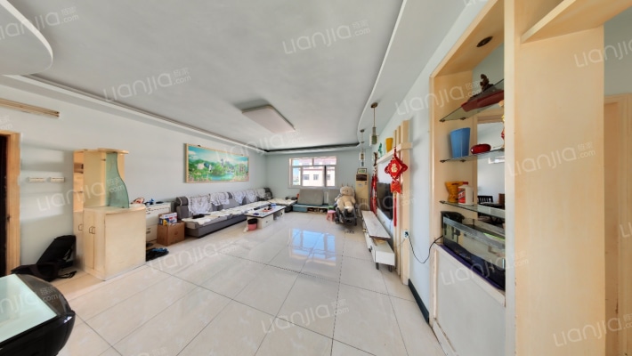 中保住宅楼二手房实景图