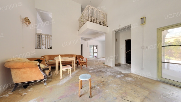 伊萨卡国际城排屋二手房实景图