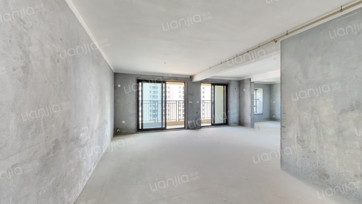 绿地铂澜府二手房实景图