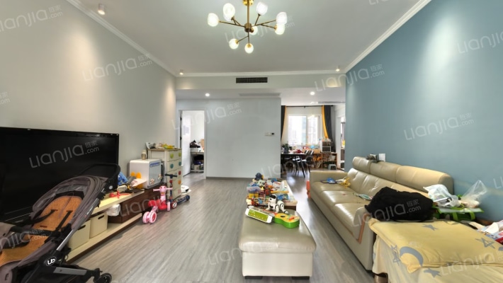 长航蓝晶国际A区二手房实景图