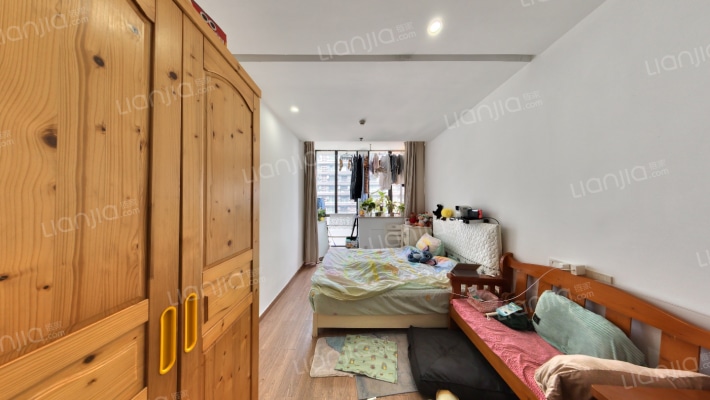 E30中心二手房实景图