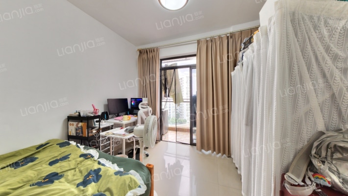 前海金岸二手房实景图