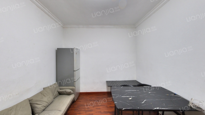 信义新村二手房实景图