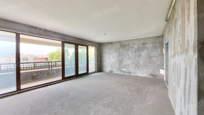 保利山庄梧桐二手房实景图