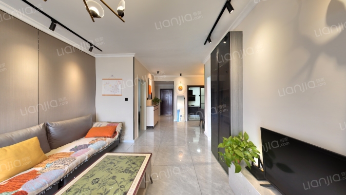 新里卢浮公馆二期二手房实景图