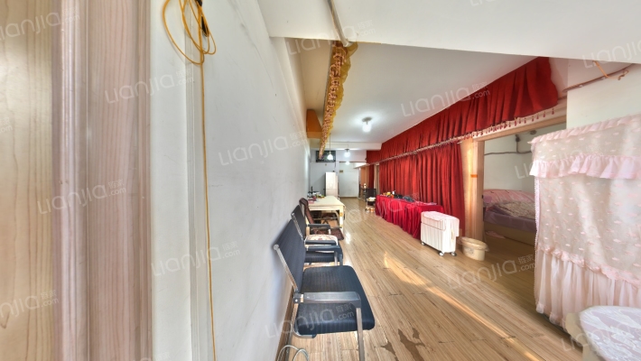 威凯商邸二手房实景图