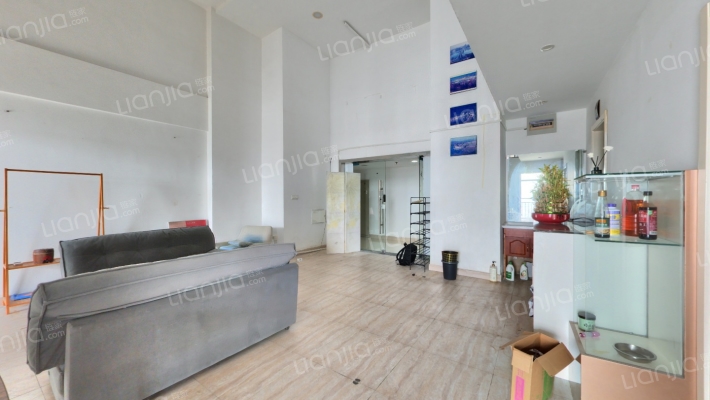 万亚广场二手房实景图