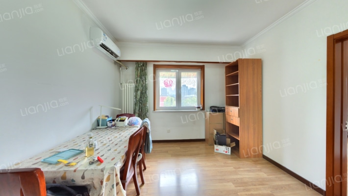 首体家属院二手房实景图