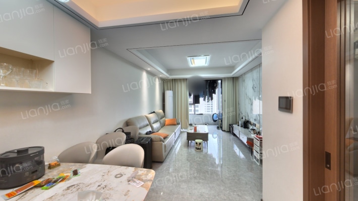 万科·都会天际二手房实景图