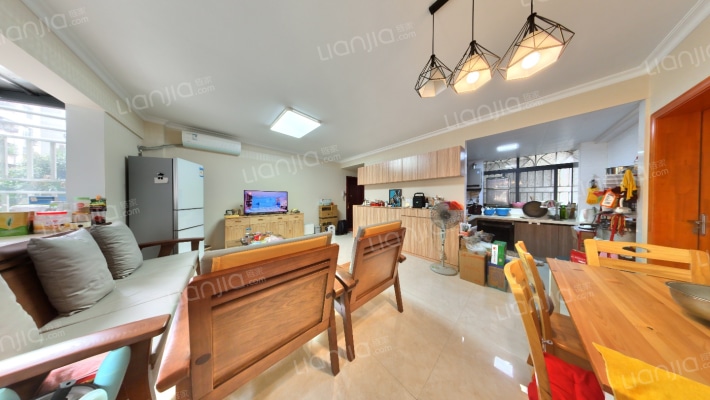 松坪村梅苑二手房实景图