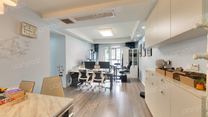 保利爱尚里尚景二手房实景图