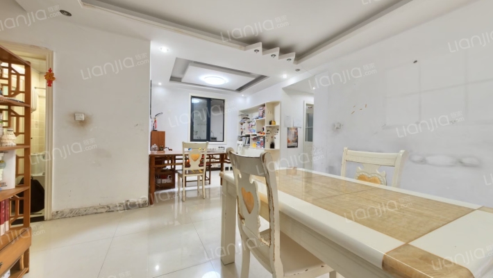 城市风景夏日景色一期二手房实景图