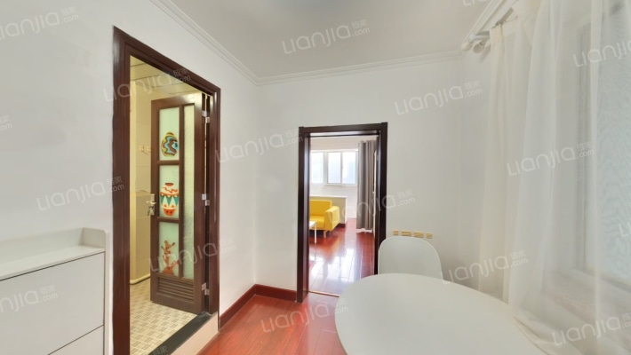 向军南里二手房实景图