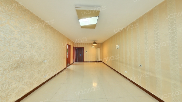 新里卢浮公馆二手房实景图