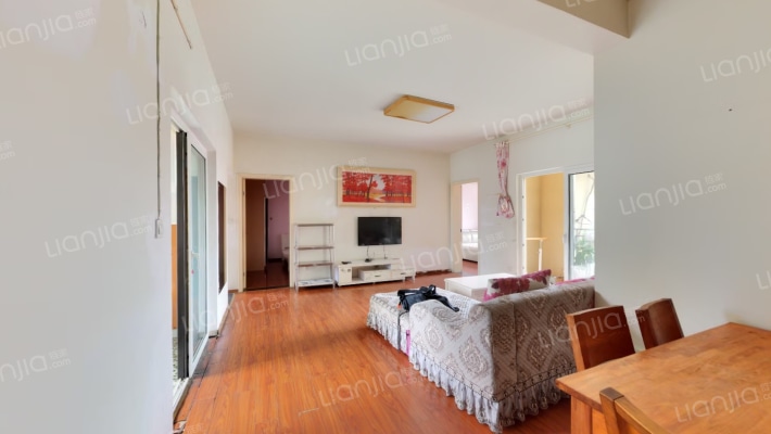 融汇半岛香缇卡纳二手房实景图