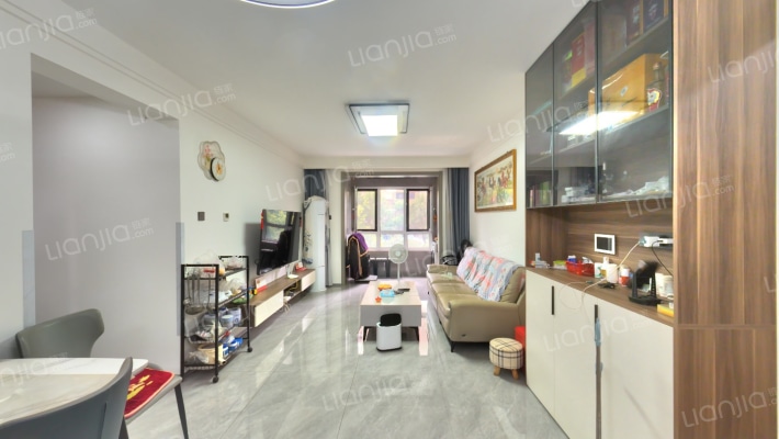 路劲隽澜湾绿境华庭二手房实景图