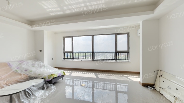 绿地新里里尔公馆二手房实景图