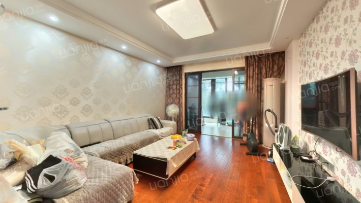 荷美名邸二手房实景图