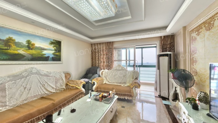 高尔夫湖滨花苑二手房实景图