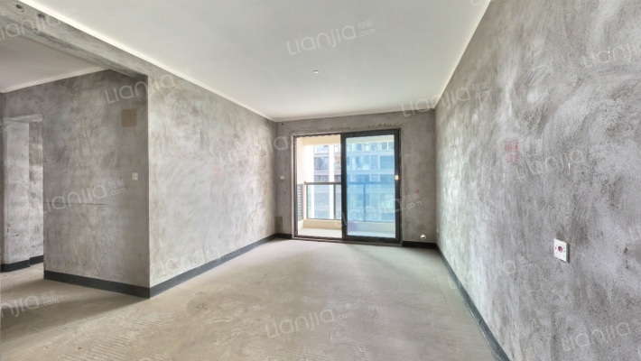 吾悦华府南区二手房实景图