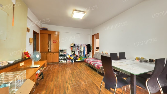 名贵山庄亲情园二手房实景图