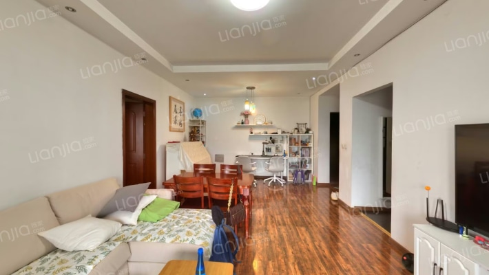 财富中心国际公寓二手房实景图