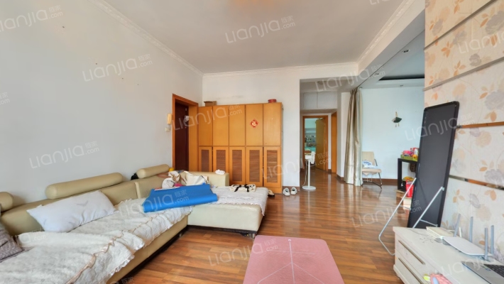 江宏花园B区二手房实景图