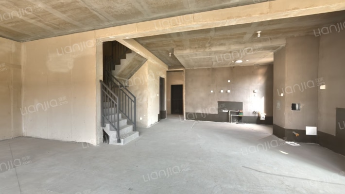 青岛小镇云台二手房实景图