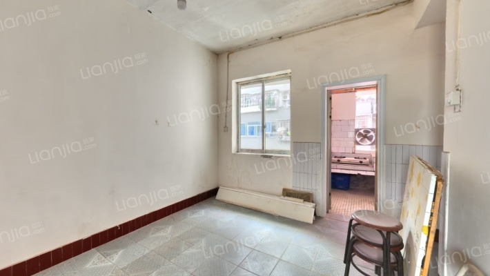 渝航路一巷二手房实景图