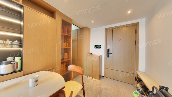 雅居乐天际715二手房实景图