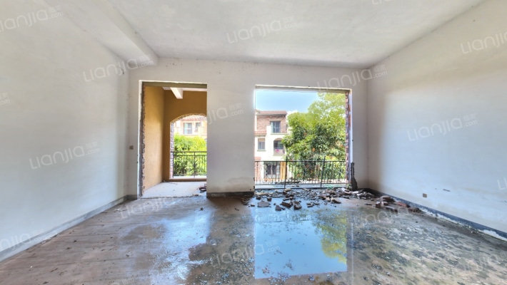 龙湖江与城原山二手房实景图