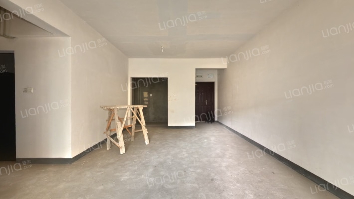 和泓四季A区二手房实景图