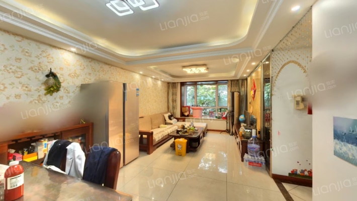 恋日风景二手房实景图