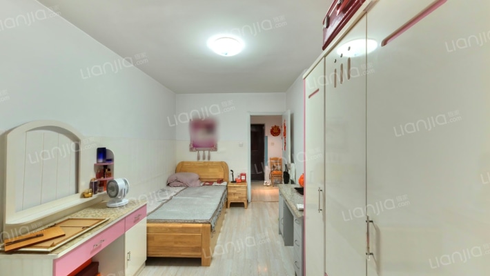 调整里二手房实景图