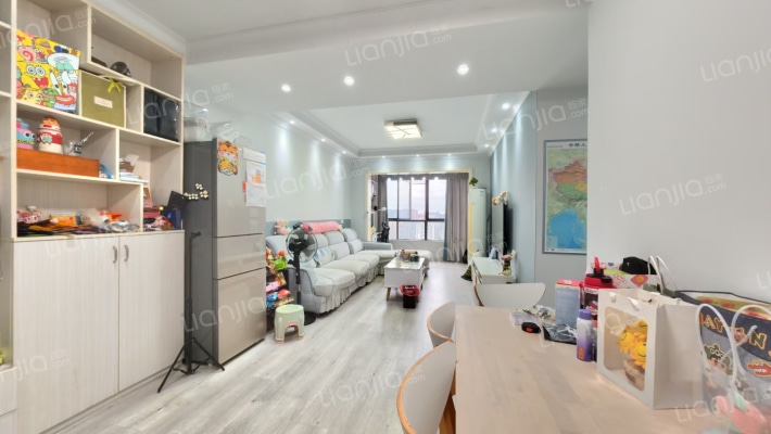 蓝光金悦府二手房实景图