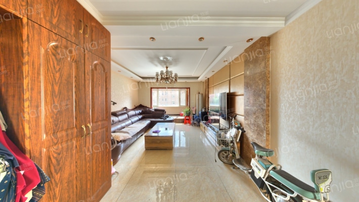 亚泰澜公馆二手房实景图