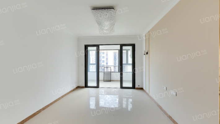 恒大悦珑台二手房实景图