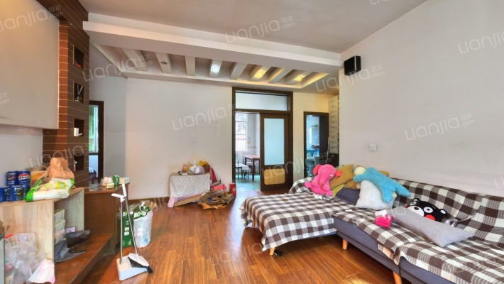 彩虹大道南段196号二手房实景图